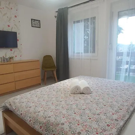 아파트 A Bringas 2 *